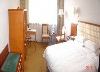 King Queen size Bed room in Shangbala Hote